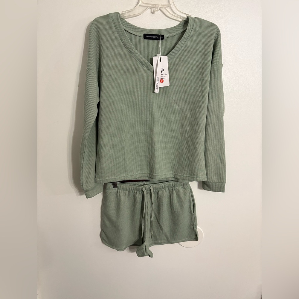 merokeety Green short Set Relaxed Fit New with tags Size Small